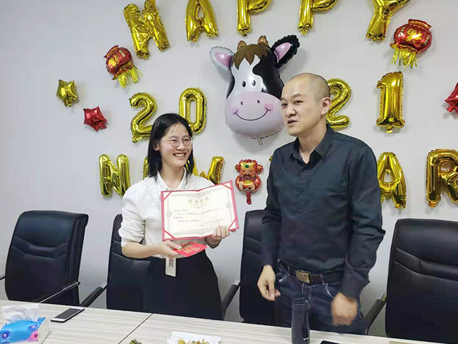 榮創(chuàng)服務(wù)團(tuán)隊(duì)展示(二) 榮創(chuàng)服務(wù)團(tuán)隊(duì)展示(二)